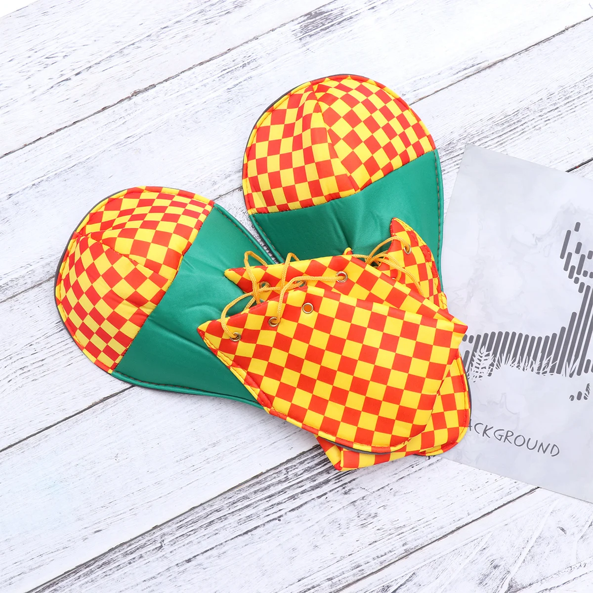 평균 크기의 밝은 색상 광대 신발 쌍, 코스튬 파티 할로윈 광대 신발용 조절 가능한 끈, 성인 여성 남성용