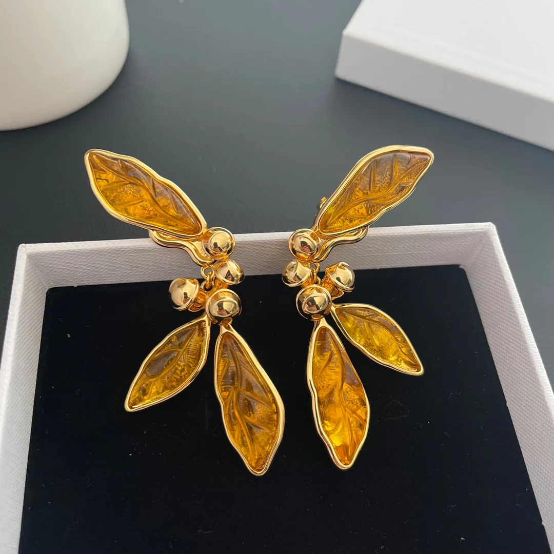 Earrings Light Luxury Fashion Retro Simple Maple Leaf Ear Clip For Women Aretes De Mujer Pendientes Boucle D’Oreille Orecchini