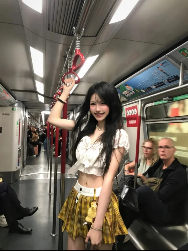 

Summer Thai Flavor Bubble Sleeve One Shoulder Dress Set Yellow Plaid Pleated Skirt Short Length High Waist Fashion Set for Women