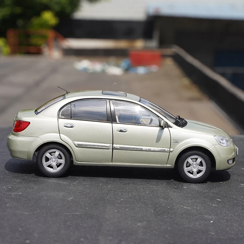 1/18 Ruiou RIO Qianrima KIA Alloy simulation car model