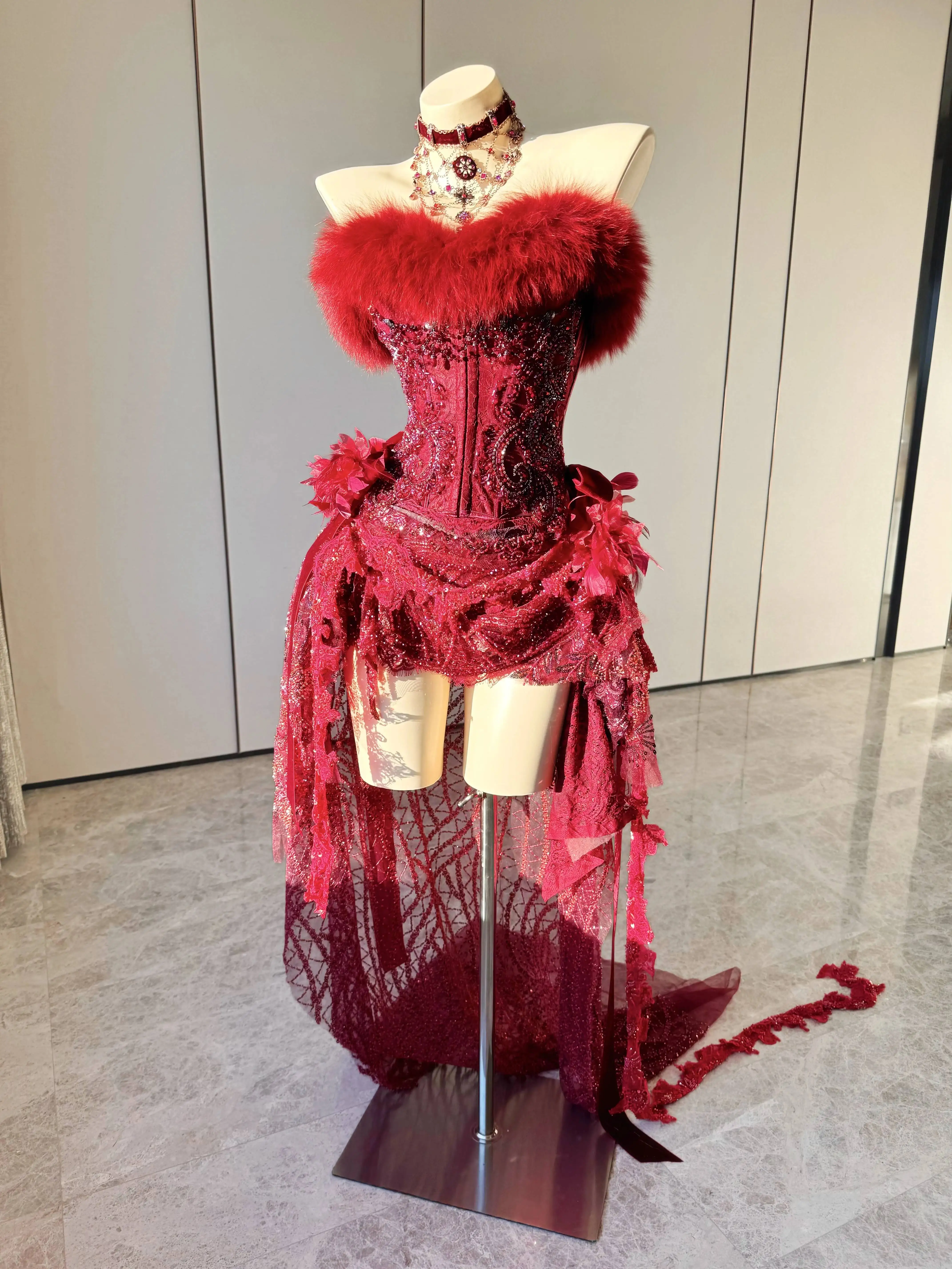 

Костюмы для выступлений ZIWU Design красного цвета, оригинальный дизайн, индивидуальный пошив