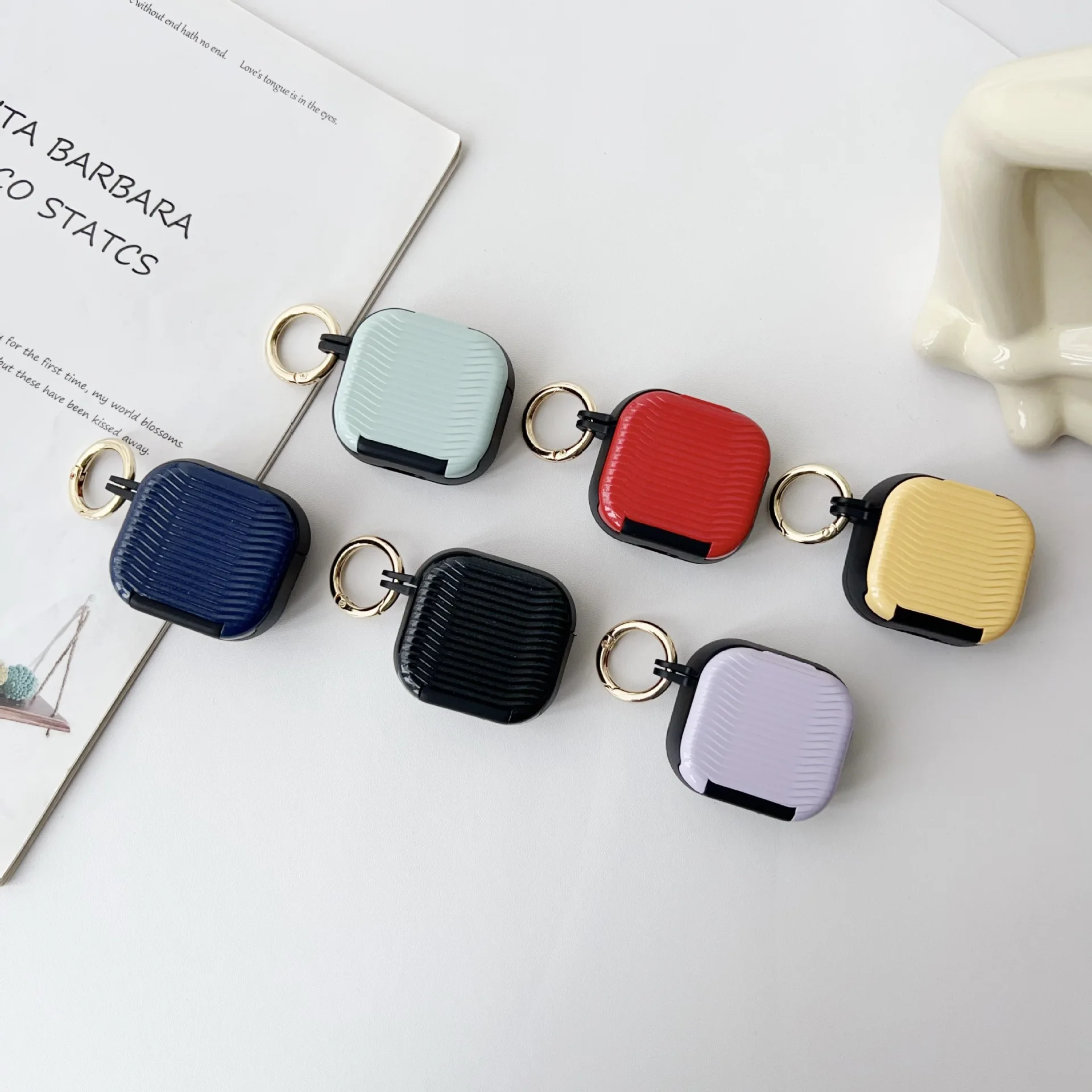 

Luxury Switch Earphone Case For Airpods Pro 1st 2nd gen Case Shockproof Cover For Apple Air Pods 3 2 1 Case Accessories Keychain