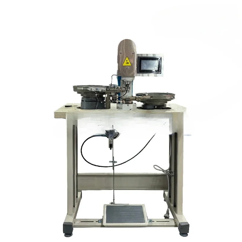 

Fully automatic buckle machine to matching free punching machine four-in-one shaking head plasti