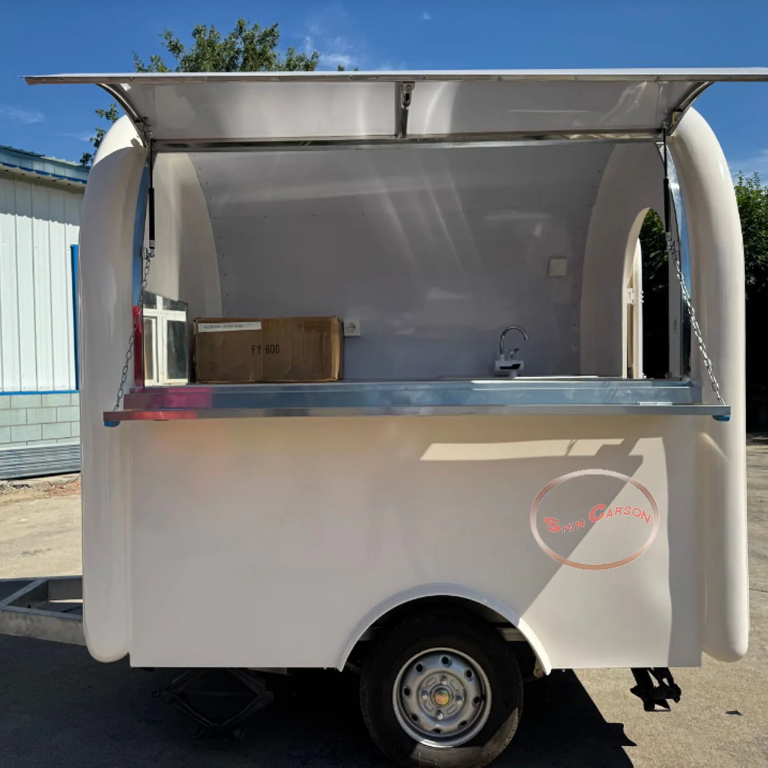 

Outdoor Food Trailer Simple White Body Mobile Snack Drink Sales Stand Street Food Cart