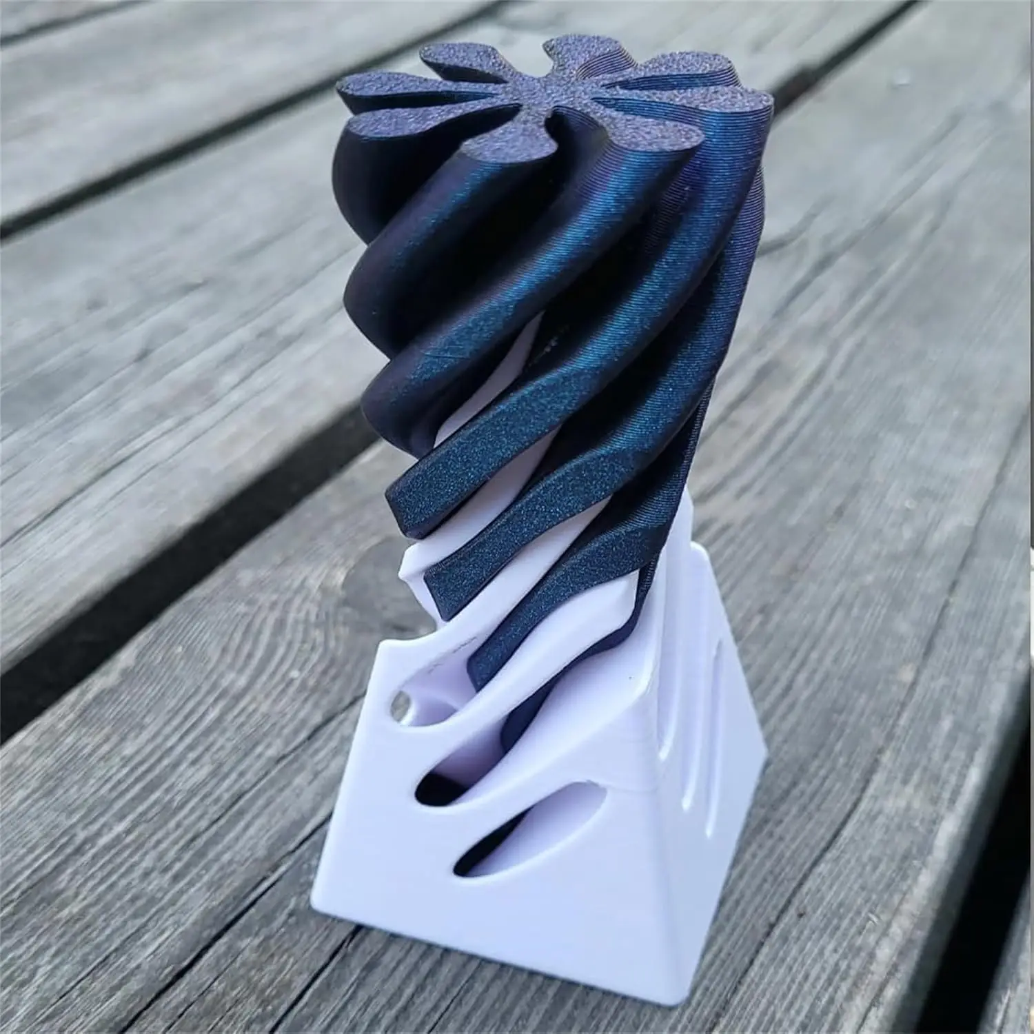 Impossible Pyramid Passthrough,3D Printed Pyramid Statue Fidget Toy,Spiral Stress Relief Toy,Pyramid Passthrough Sculpture Decor