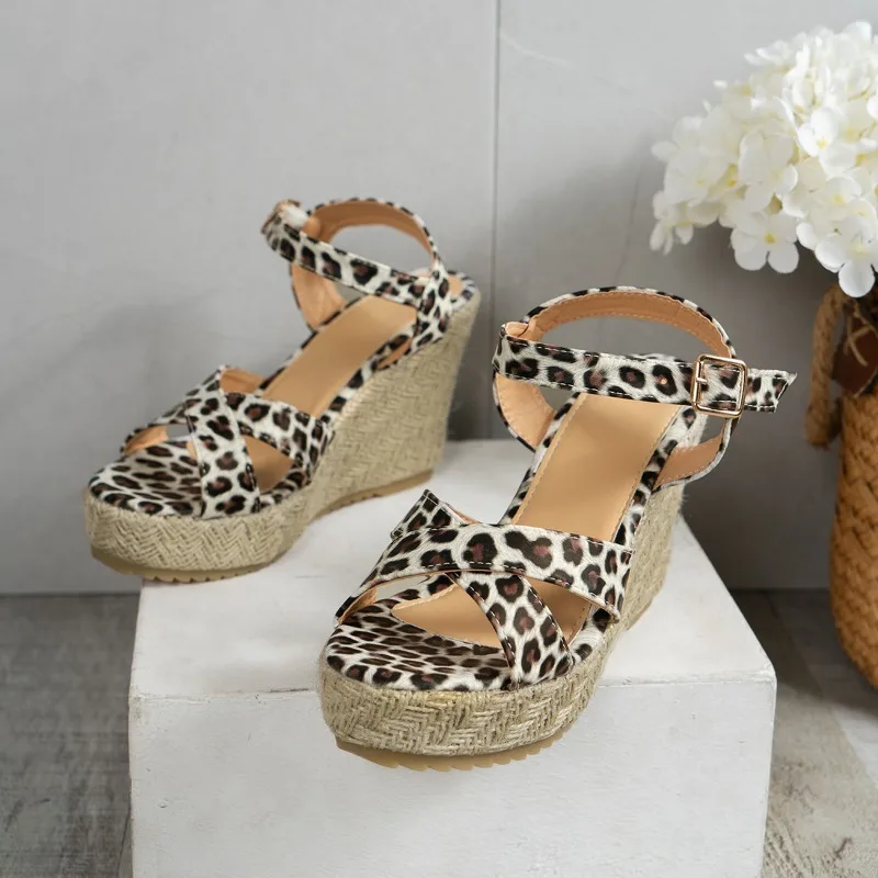 Sandalias clásicas informales de tacón alto con correa de hebilla, zapatos de moda poco profundos para mujer, cuñas con correa trasera de leopardo, 2024