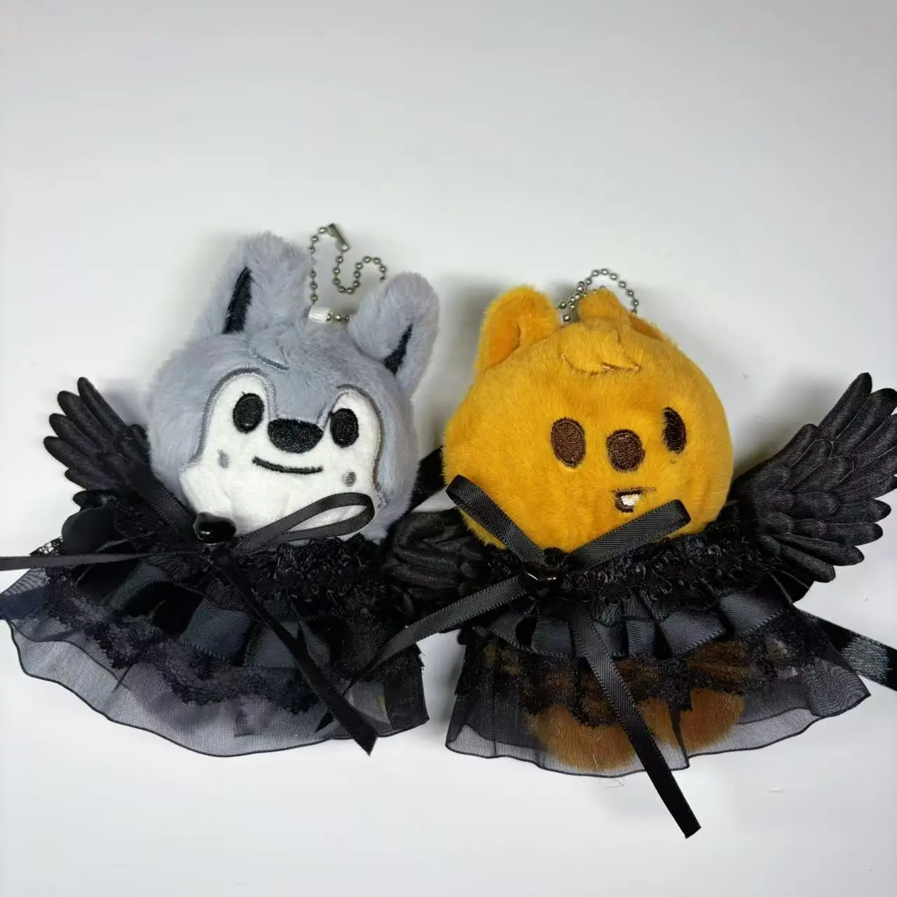 SKZOO الضالة الاطفال المفاتيح SKZ الملاك والشيطان الكلاسيكية أبيض وأسود اللون مهرجان جو قلادة الأطفال الكبار هدية قلادة #2