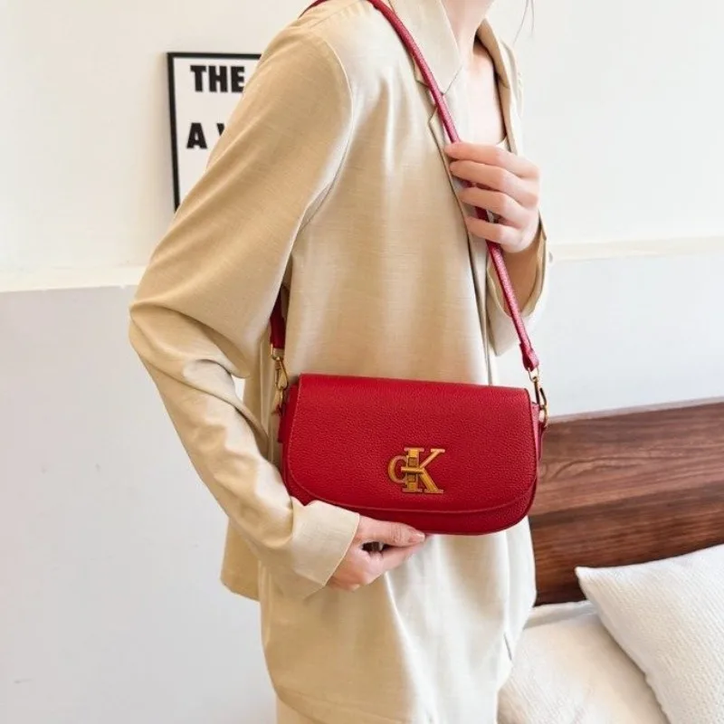 

Стильная дизайнерская сумка-тоут однотонного цвета, классическая модель, также служит модной и вместительной сумкой для подгузников для поездок на работу.