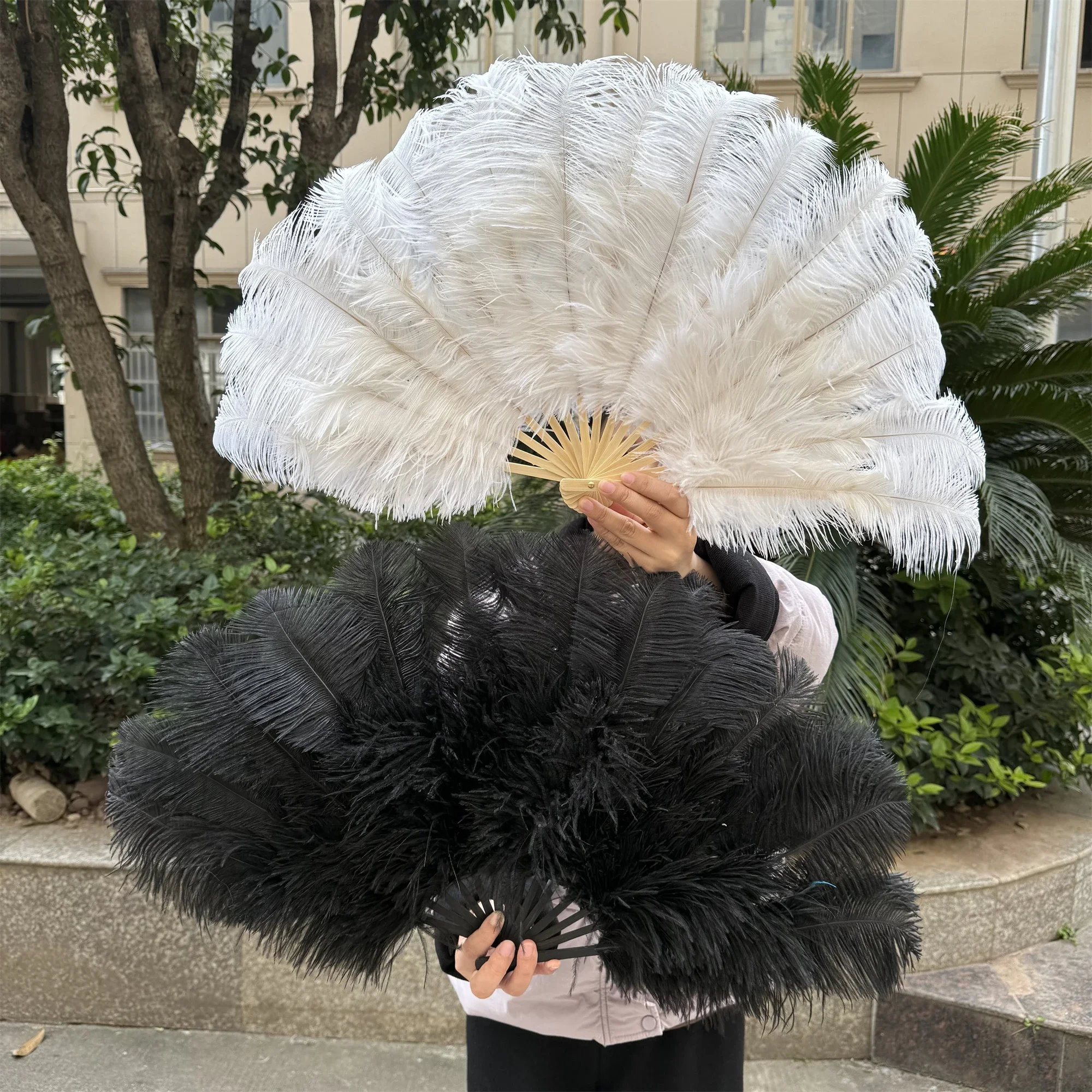 1/2PCS Black White Fluffy Ostrich Feather Fan 70CM Natural Feathers Handheld Fans for Wedding Carnival Dance Performance Props