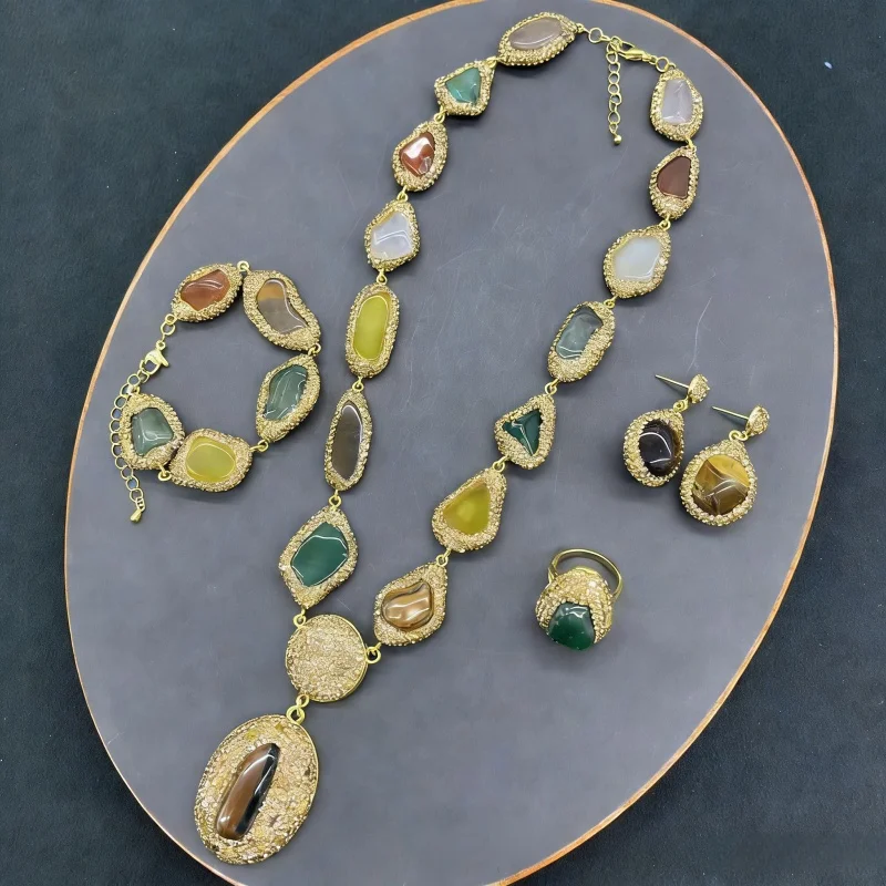 

Уникальный красочный комплект украшений из кварцевого кристалла для женщин: ожерелье и серьги из натурального камня неправильной формы, ручной работы, в богемном стиле