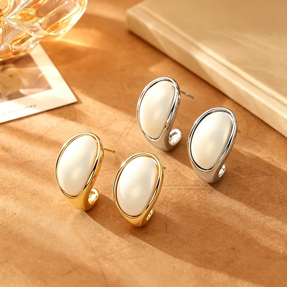 

Stylish, exquisite and creative design, contrasting brushed earrings, high-end niche, simple and versatile earrings