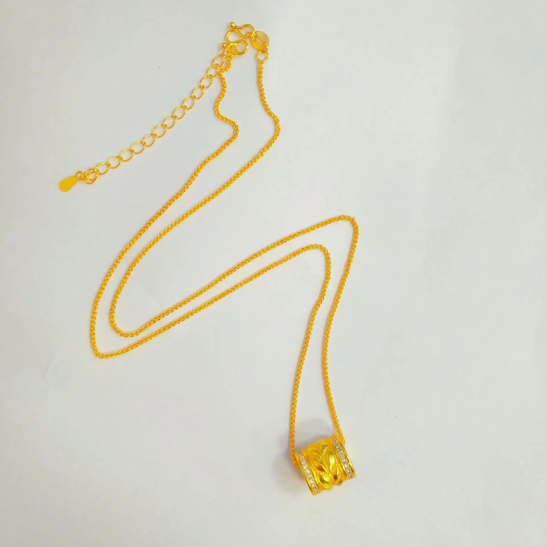 

Exquisite 24K Gold Women's AU999 Wheat Ear Pendant Necklace, Diamond-Encrusted Design, Elegant and Symbolic Style