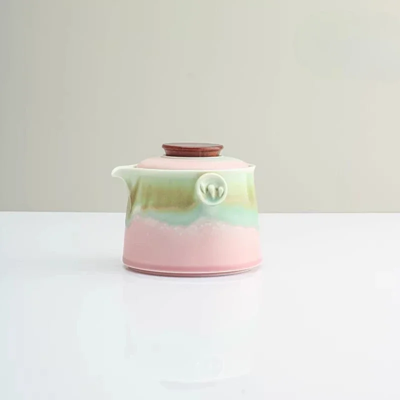 Change the hand to grab the pot, one pot, two cups, four-piece set.