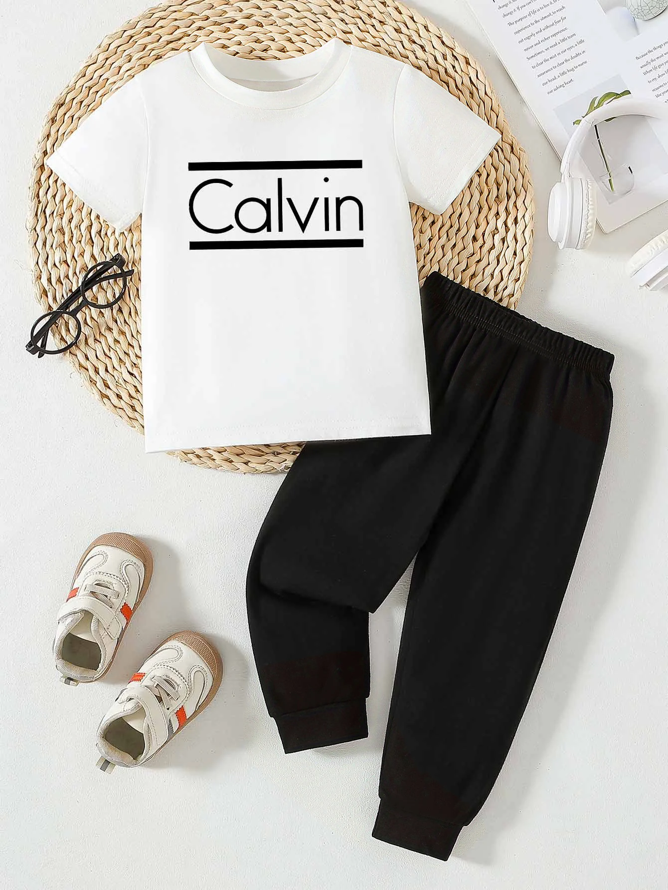 

2 предмета: летний повседневный комплект из футболки и брюк для мальчиков с минималистичными английскими принтами в американском стиле