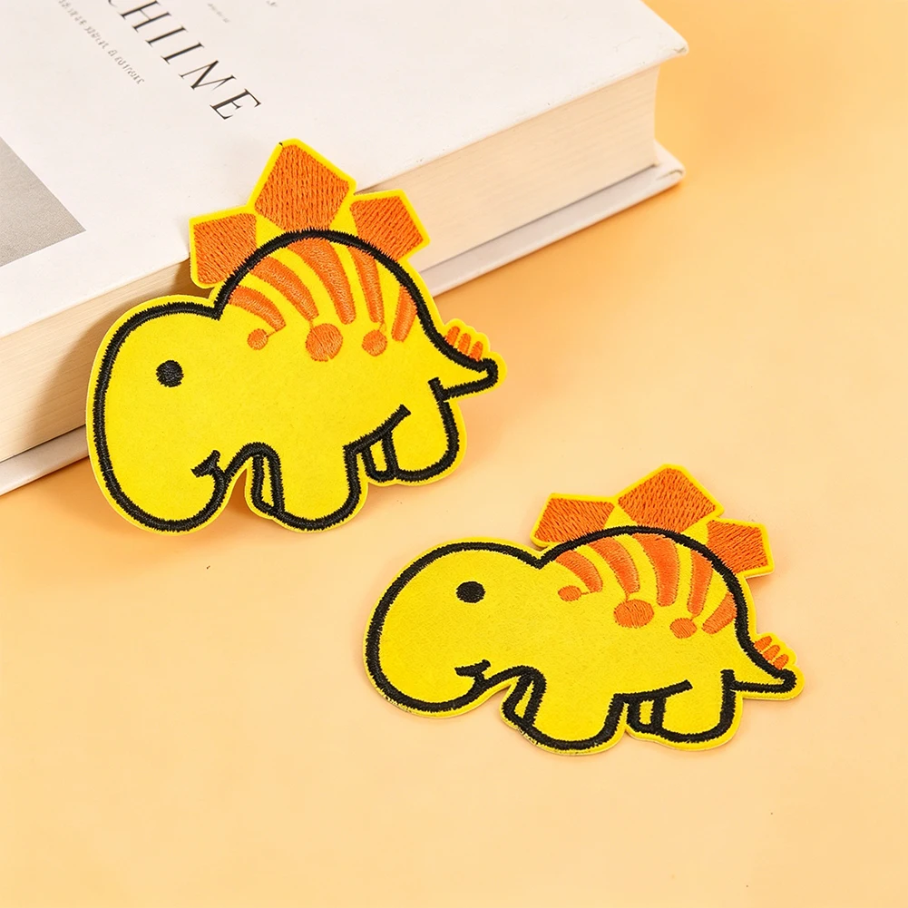 Cartoon Gelber Dinosaurier Aufbügelbarer Bestickter Aufnäher Niedliches Tier Aufnähbare Applikation für Kinderkleidung Rucksack DIY Deko Bastelgeschenk – Detail 2