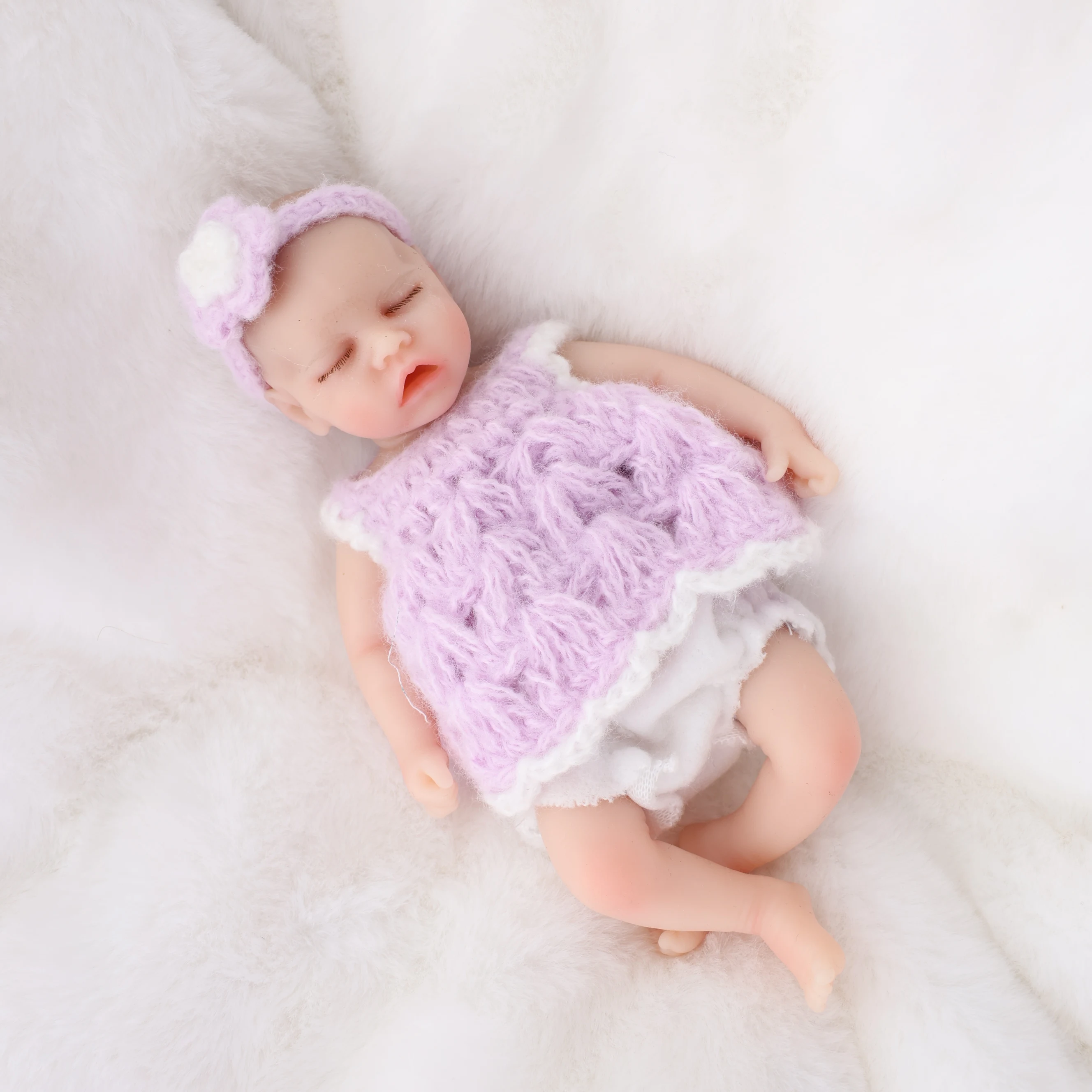 Cloveray 6 Inch Full Silicone Reborn Baby Doll Mini Sleeping Newborn Girl Doll Removable Clothes Washable Collectible Doll Gift