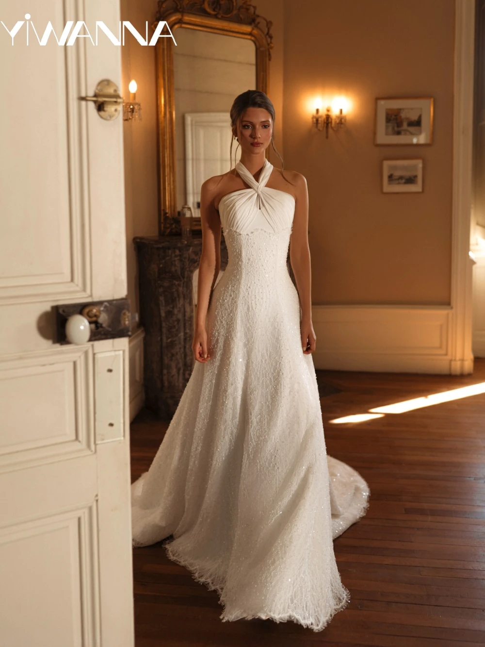 

Luxury Embroidery Beaded Lace Wedding Dress Sexy Halter Backless Bridal Gown New Customized Sparkly Dresses For Bride