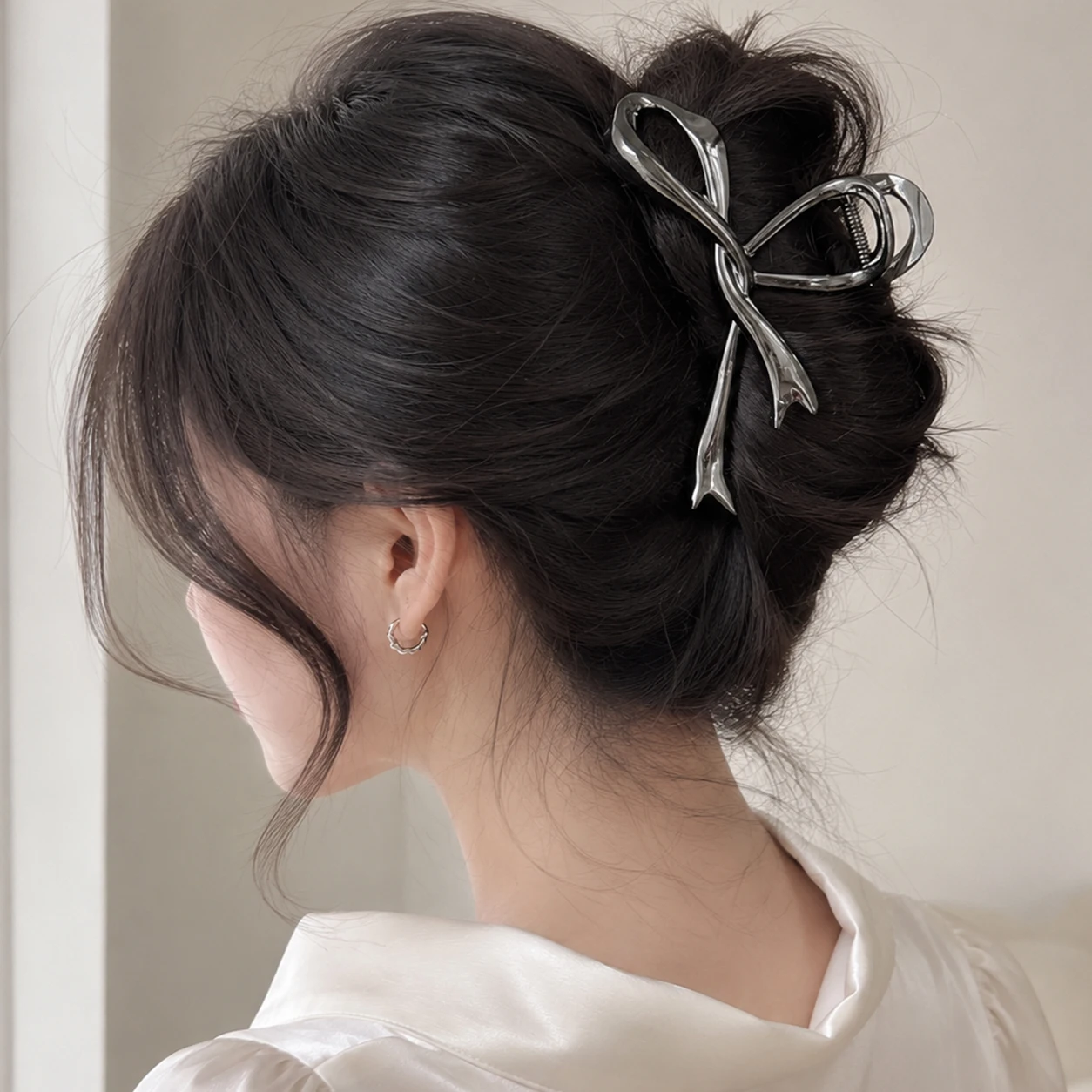 Alloy Bow Hair Claw Clip for Women Girls Metal Ribbon Hair Crab Clamp Non Slip Elegant Bun Holder Fashion Hair Accessories Daily view 3