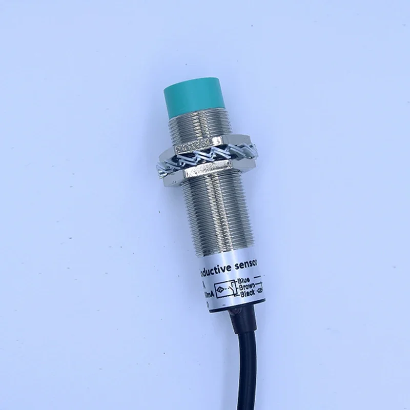 Remote Plug Connection Proximity Switch LM12F08APA-Y-E4