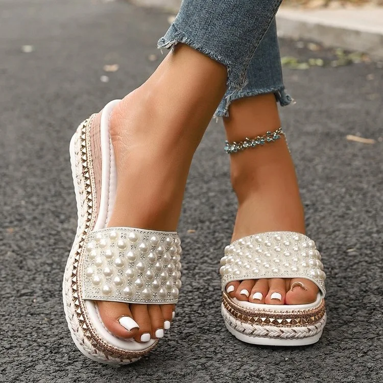 

Summer non-slip platform beach Slide Sparkly crystal Pearl platform slippers for women Fashion studded wedge sandals for women