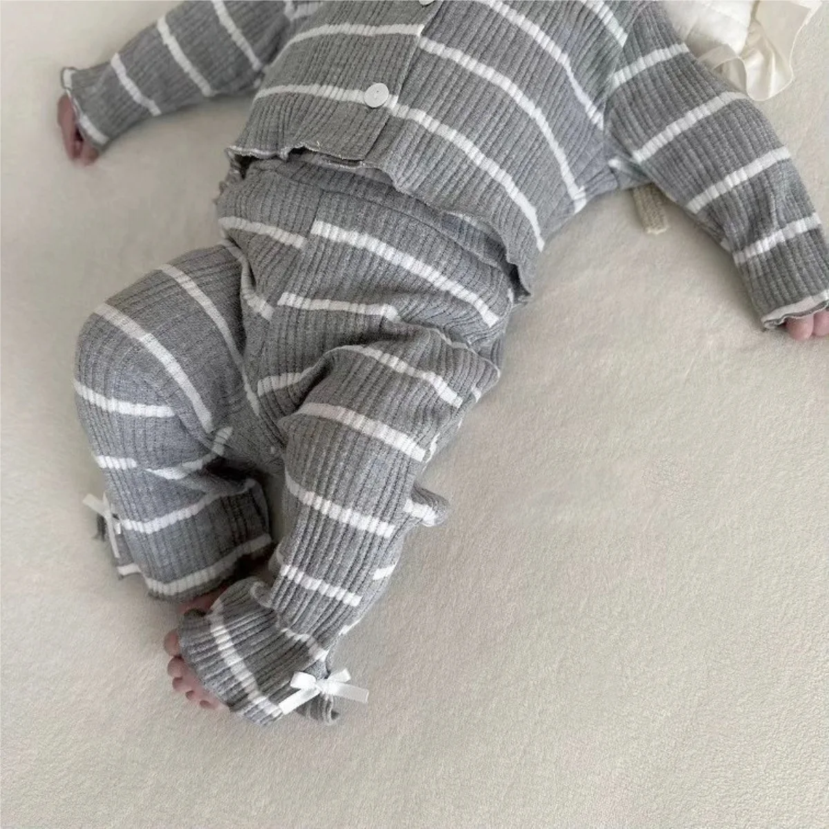 2026 Autumn New Baby Long Sleeve Casual Clothes Set Infant Boy Girl Striped Cardigan + Bow Pants 2pcs Suit Toddler Outfits