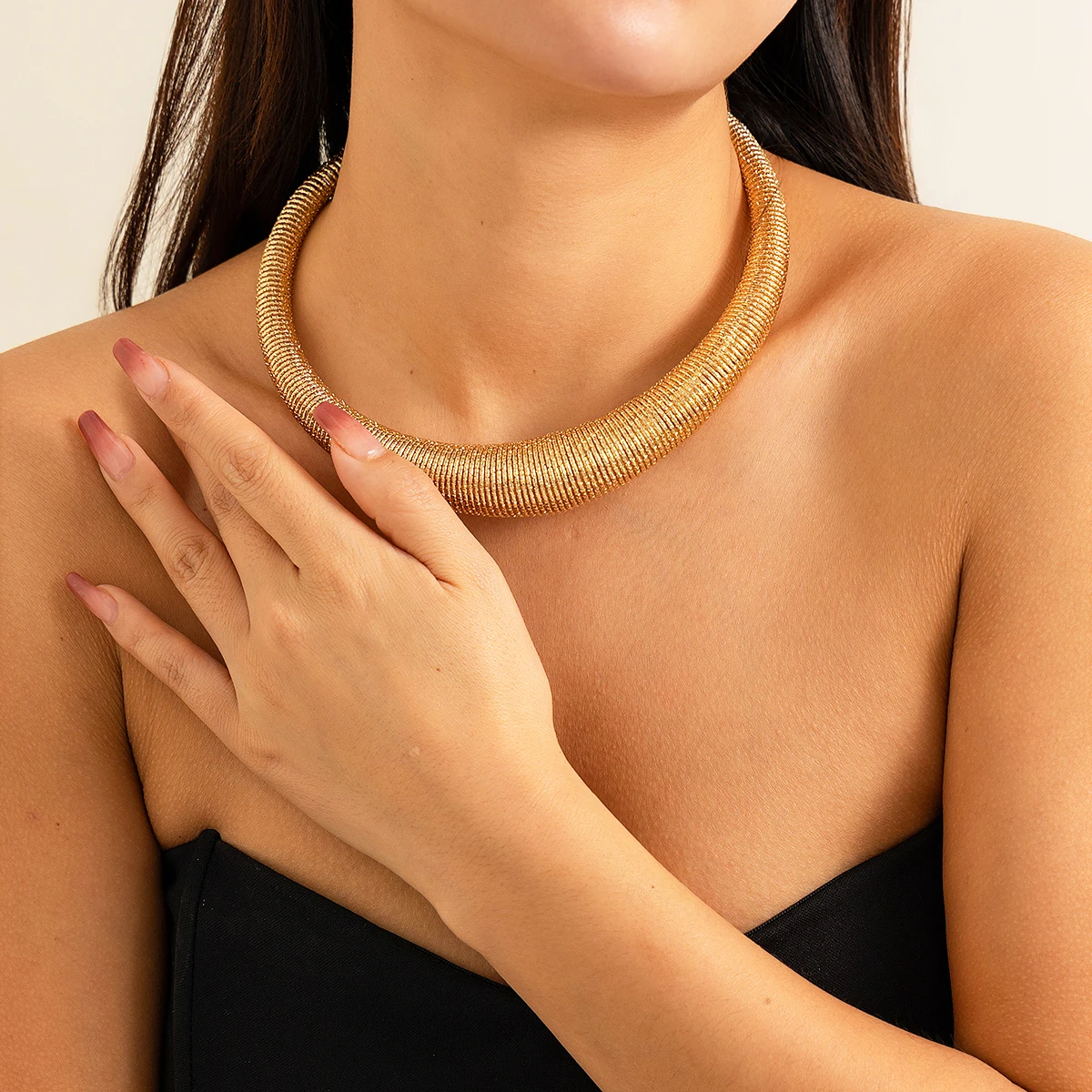 Salircon Exaggerated Gold Color Striped Necklace for Women Trending 2024 Metal Choker Necklace Jewelry Collar on Neck Accessorie