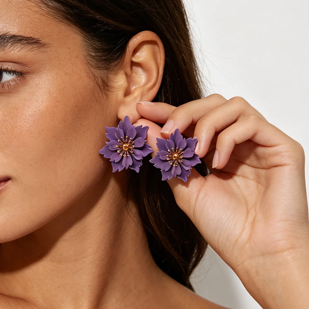 Pendientes de flores tridimensionales multicolor de moda de verano para mujer, con estambres dorados, estilo rural exclusivo.