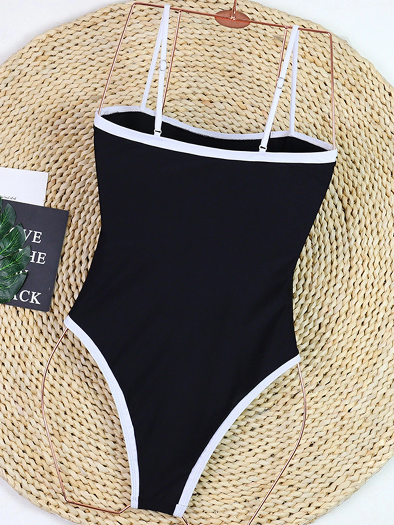 セクシーなボディ背中の開いたスリップジャンプスーツ女性の夏のワンピース水着ボディコンジャンプスーツ女性服ホルタートップボディスーツロンパース