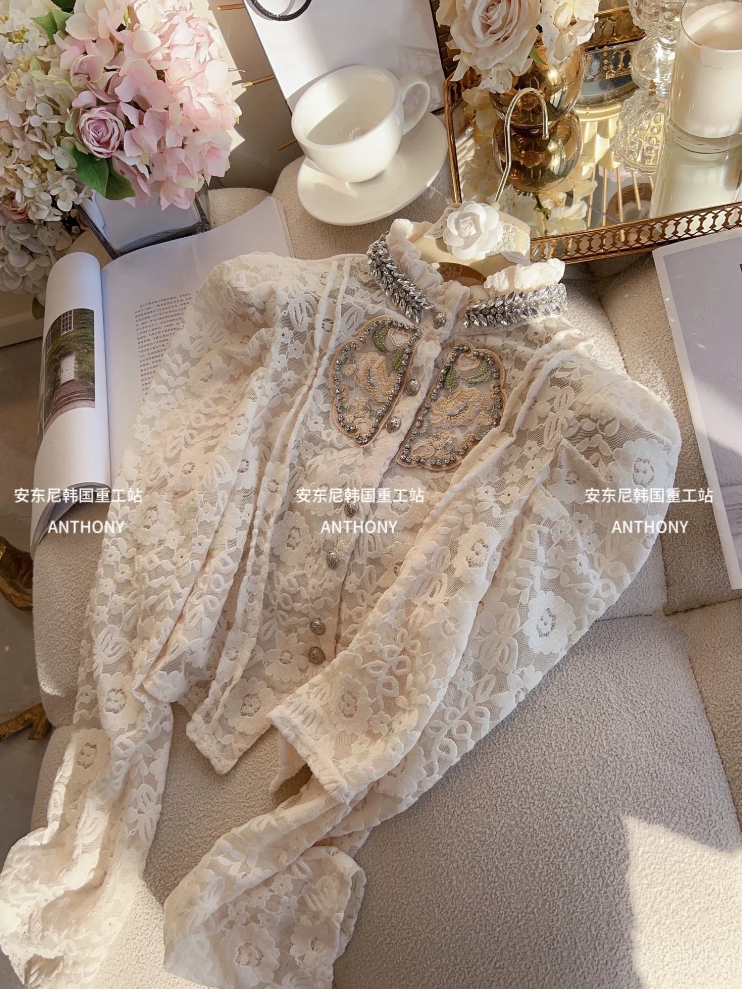 Lace Blouse Women 2024 French Style Heavy Industry Embroidery Long Puff Sleeve Diamonds Slim Short Shirt Elegant Fashion