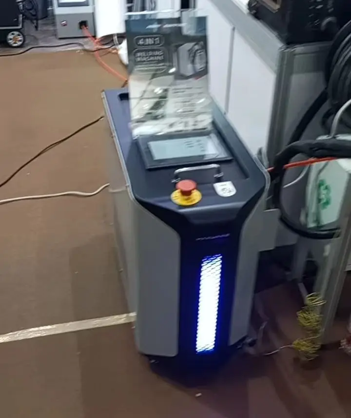 تصميم جديد 4 في 1 آلة لحام بالليزر المحمولة قطع التنظيف بالليزر للمعادن والألومنيوم والفولاذ المقاوم للصدأ #1