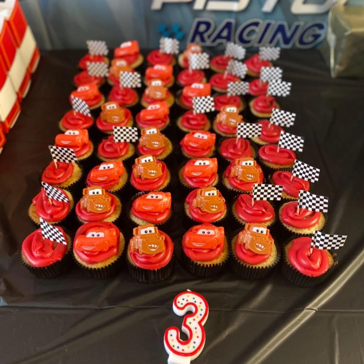 100/50/20 Stück karierte Rennflaggen-Zahnpickel Cupcake-Topper für Rennwagen-Party Zahnpickel-Flaggen Renn-Geburtstagskuchendekorationen – Detail 4
