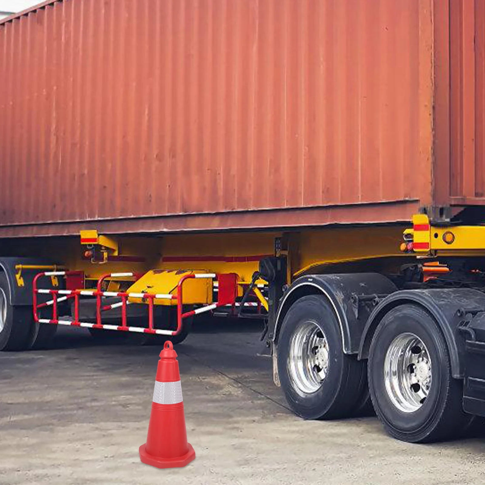 

Rubber Traffic Cone Heavy Duty Reflective Strip Outdoor Construction Safety Barrier For Parking Driveway Training Cones