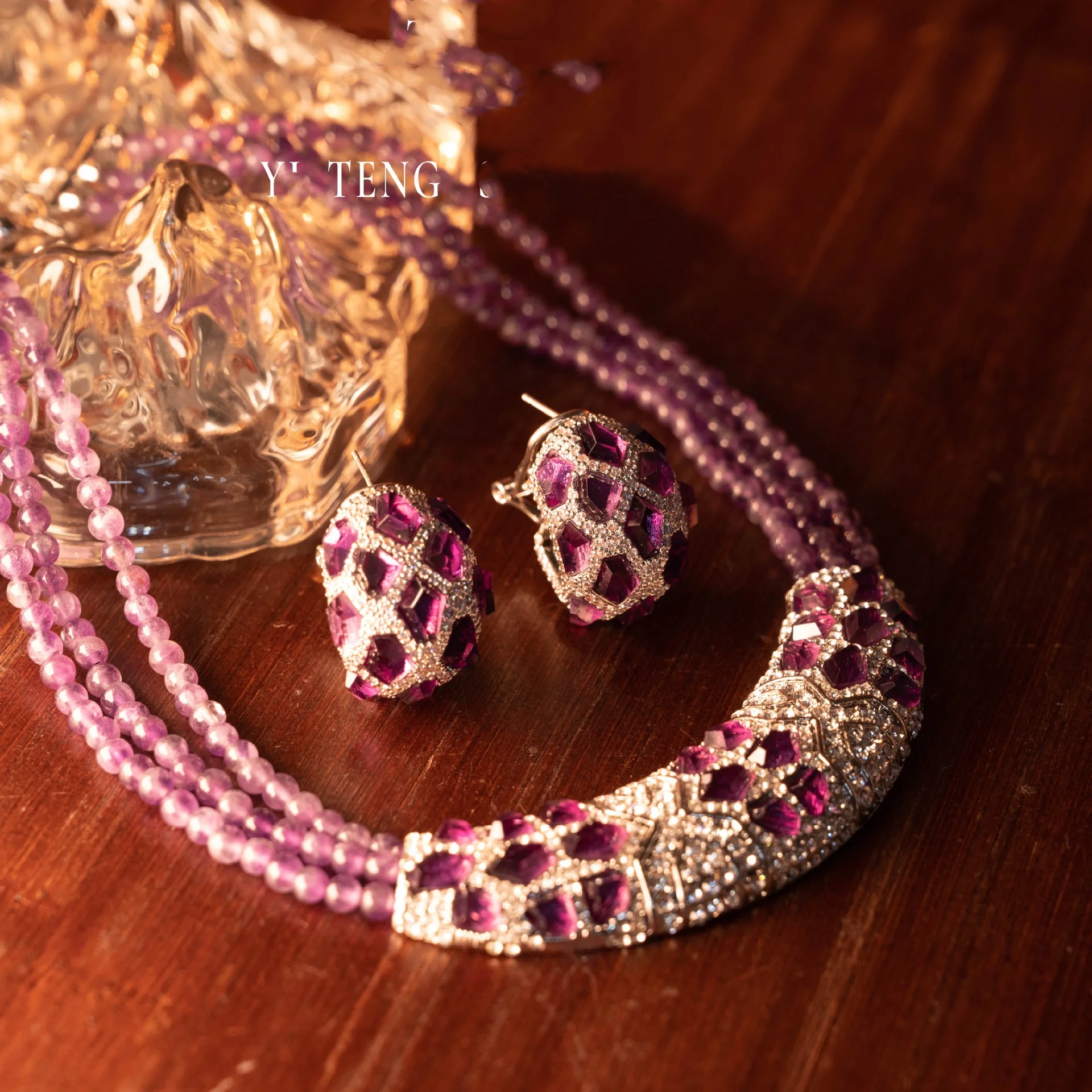 

Vintage fashion copper-plated personality simple temperament necklace elegant inlaid high-grade jewelry earring set