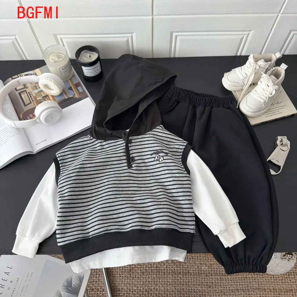 

Корейский комплект детской одежды, весенне-осенняя детская повседневная одежда для младенцев, новый полосатый жилет с капюшоном для мальчиков + футболка + брюки, комплект из 3 предметов