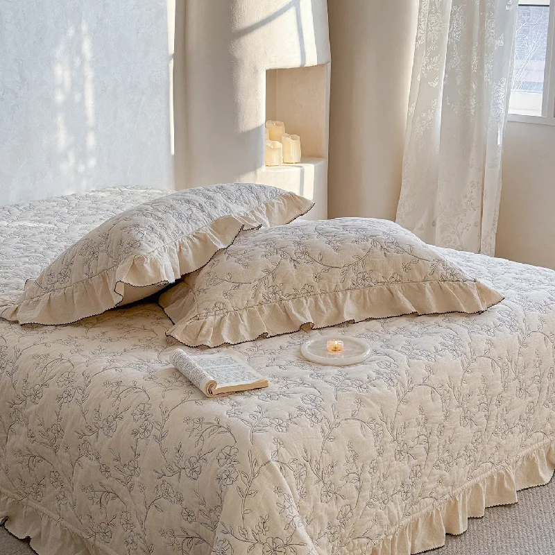 French Style Cotton Linen Embroidered Quilt Set 3Pcs Solid Color Ruffle Hem Bedspread Coverlet with Pillowcase for All Season
