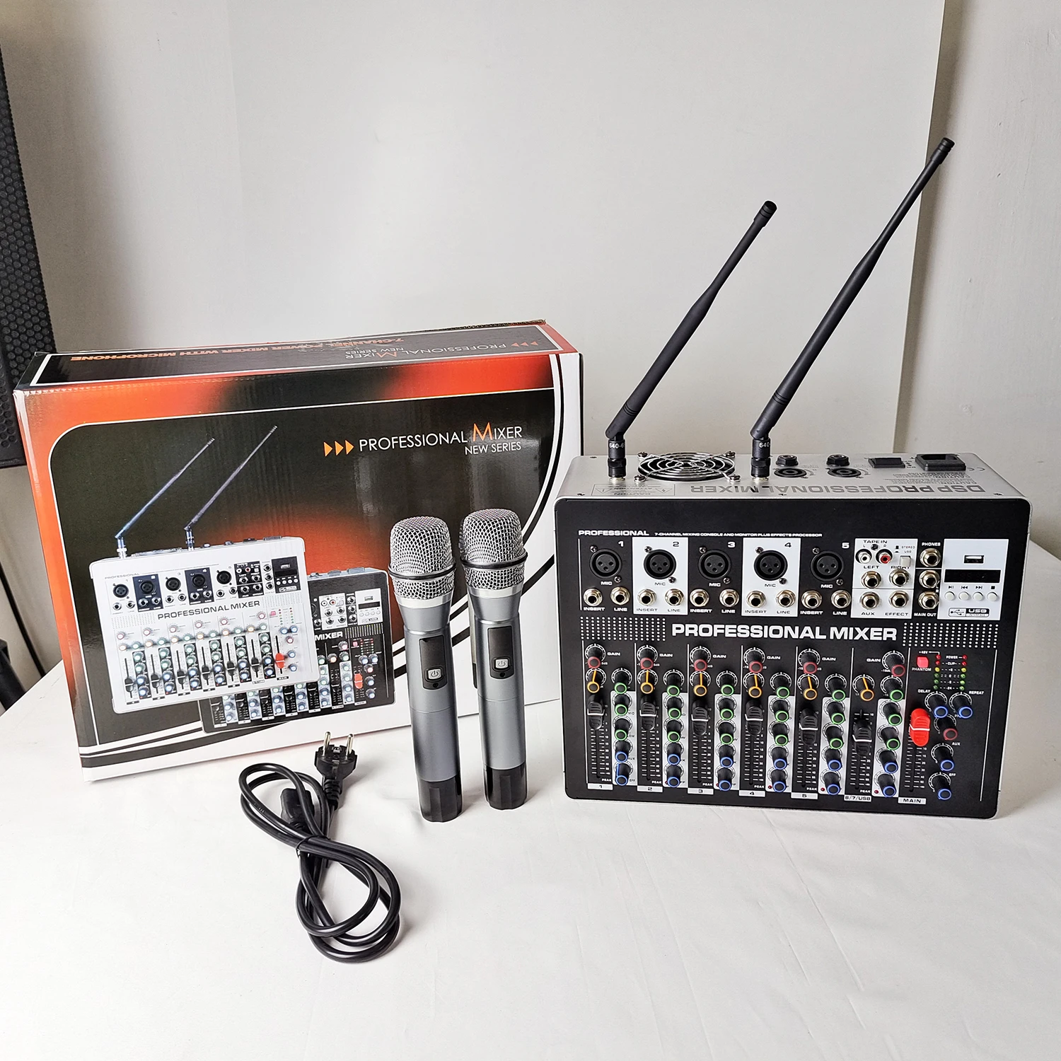 Brand New Audio Mixer With Microphone Sound Card Audio Interface Recording Studio Sound Card for Stage Performance