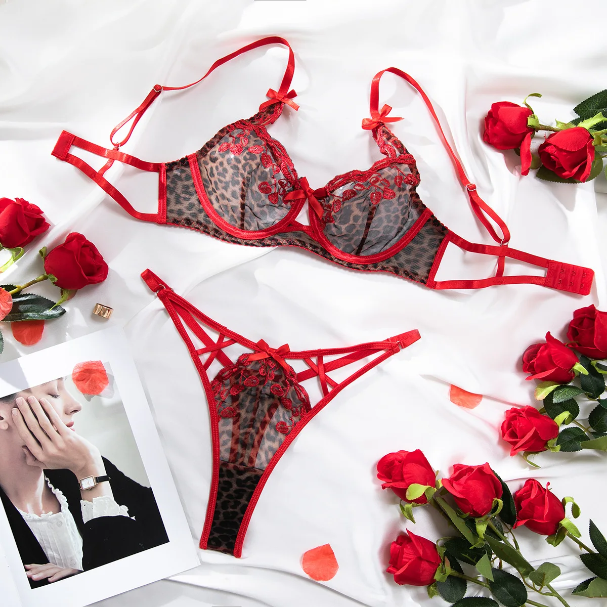 Sexy leopardo impressão vermelho cereja bordado lingerie feminina fina reunida arco roupa interior perspectiva feminina sutiã & breve conjunto de duas peças