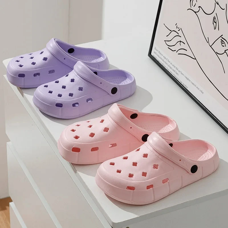 Zapatos de jardín para mujer, zapatillas de baño de suela suave para exteriores, sandalias impermeables a la moda, novedad de 2024