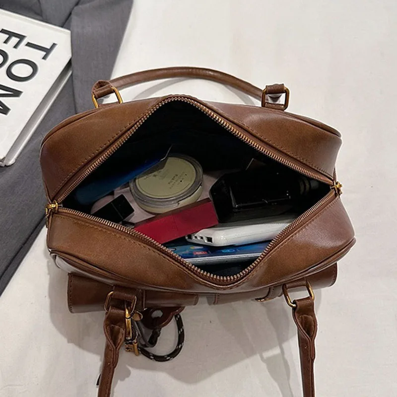 1 قطعة حقيبة كتف نسائية ريترو بلون حقيبة يد جلدية مع جيوب متعددة سعة كبيرة تأتي مع ملحق قابل للفصل