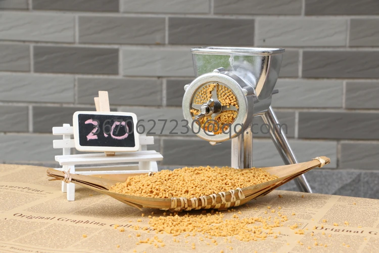 Home Use Manual Poultry Animal Feed Pellet Making Machine/Mini Portable Hand Cow Fish Food Grain Extruder