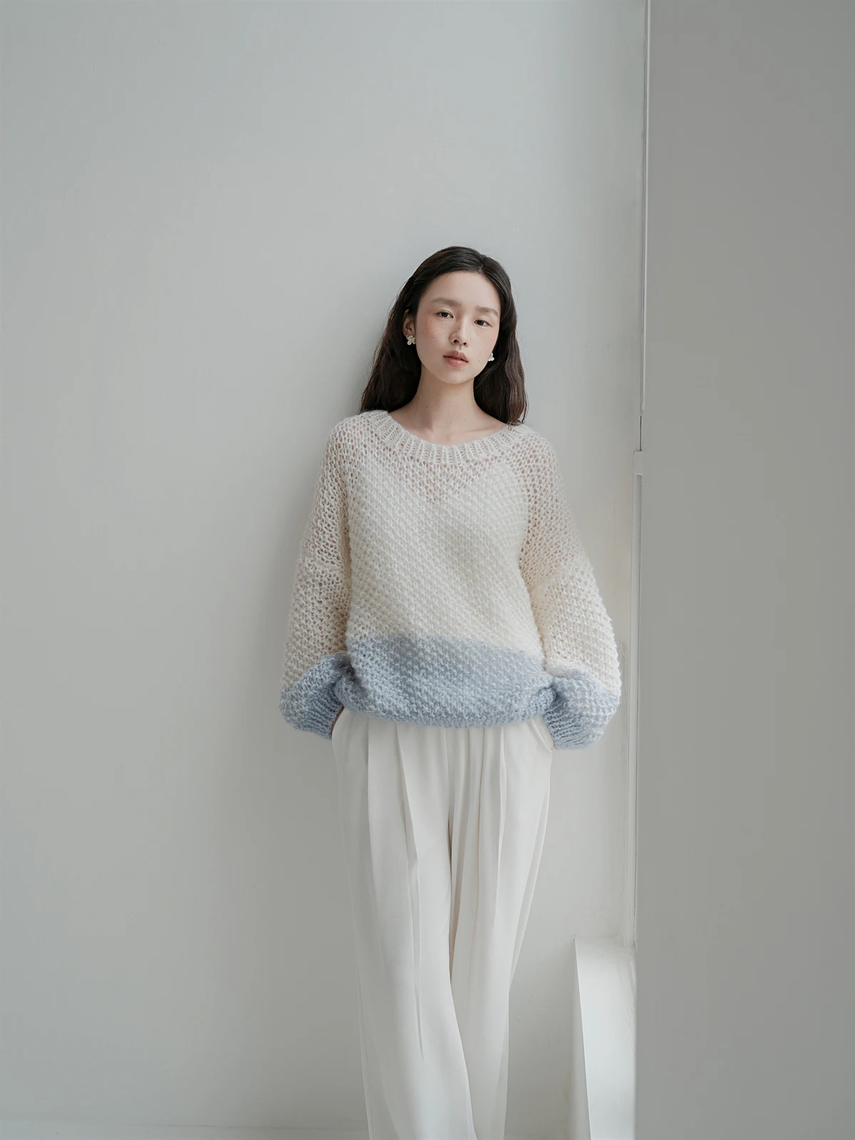 

Yuann mat White Handmade Women's Knitwear Chic Sweater round Ne Long Sve Warmth Spring Autumn Straight Cut Wool...