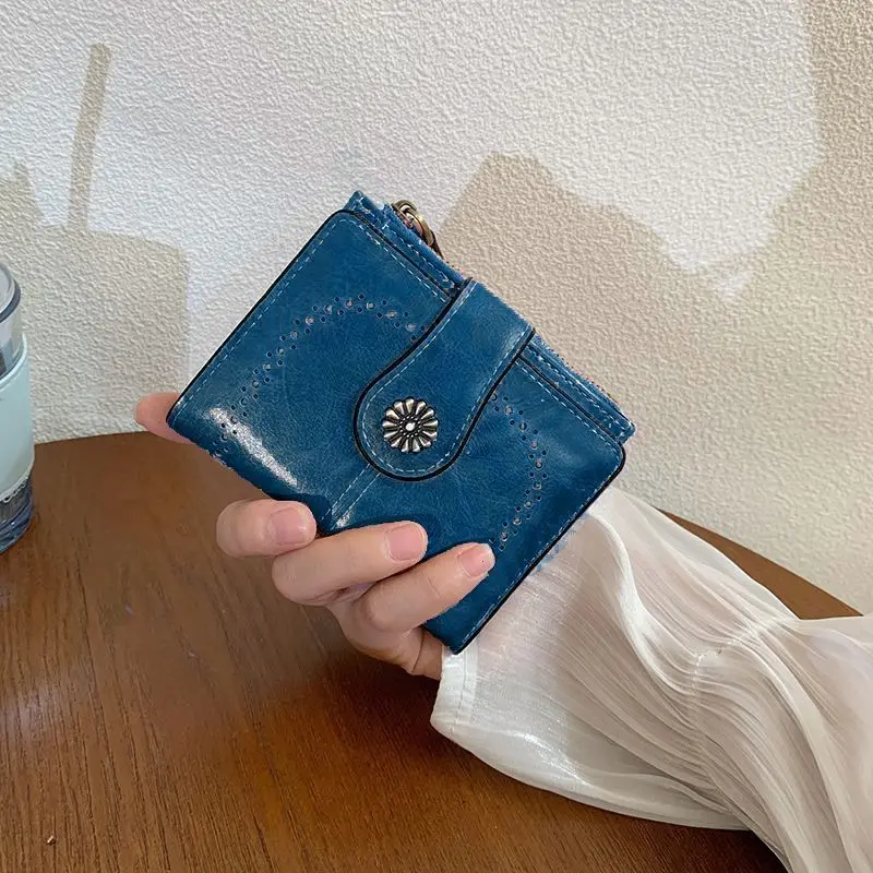American Retro Wallet, Hollow Floral Buckle Short Card Holder for Women, Zipper Coin Integrated Purse