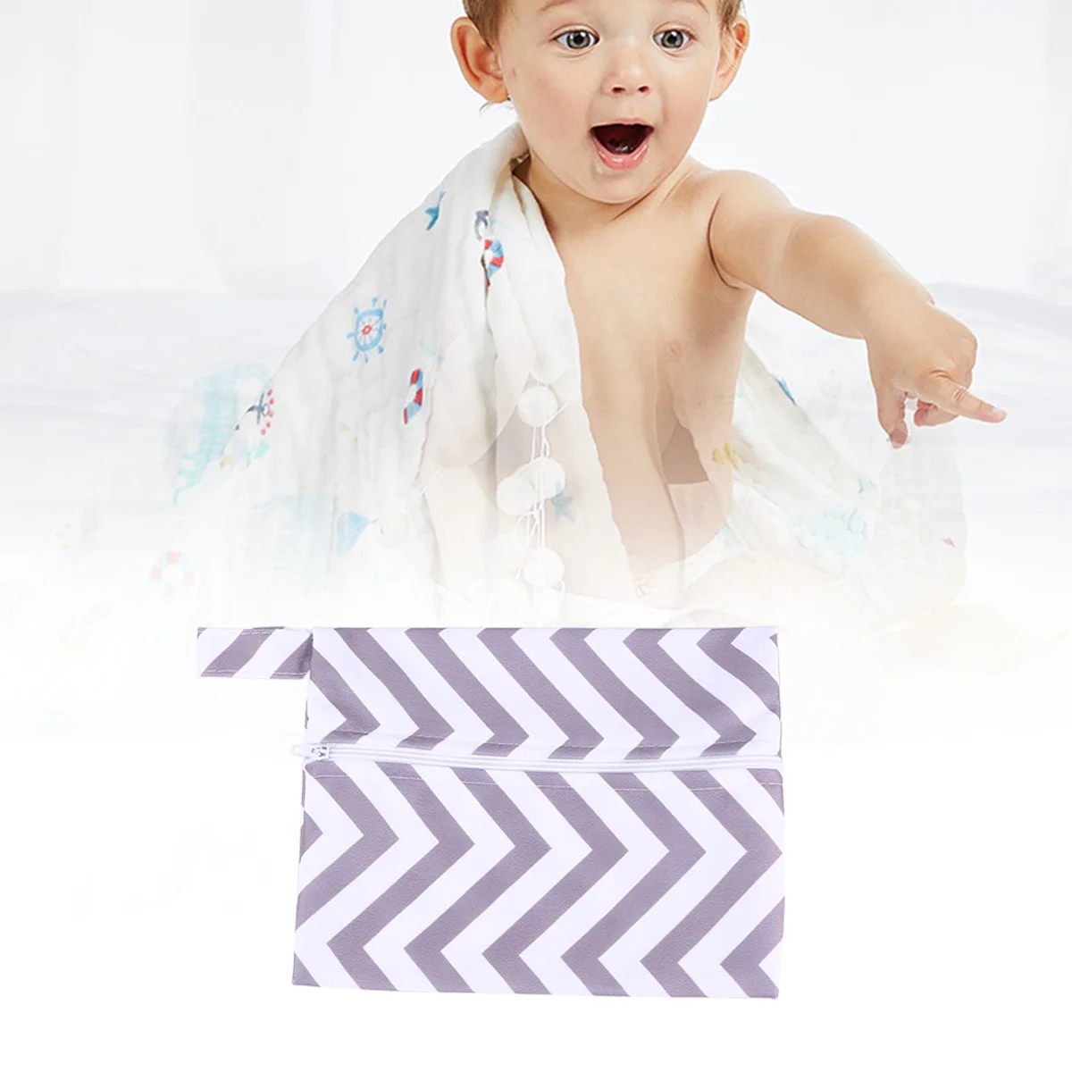 

Baby Diaper Pouch Durable Waterproof Fabric Tpu Zipper Handle Gray Stripe Outdoor Walking Storage Bag Waterproof Diaper Pouch