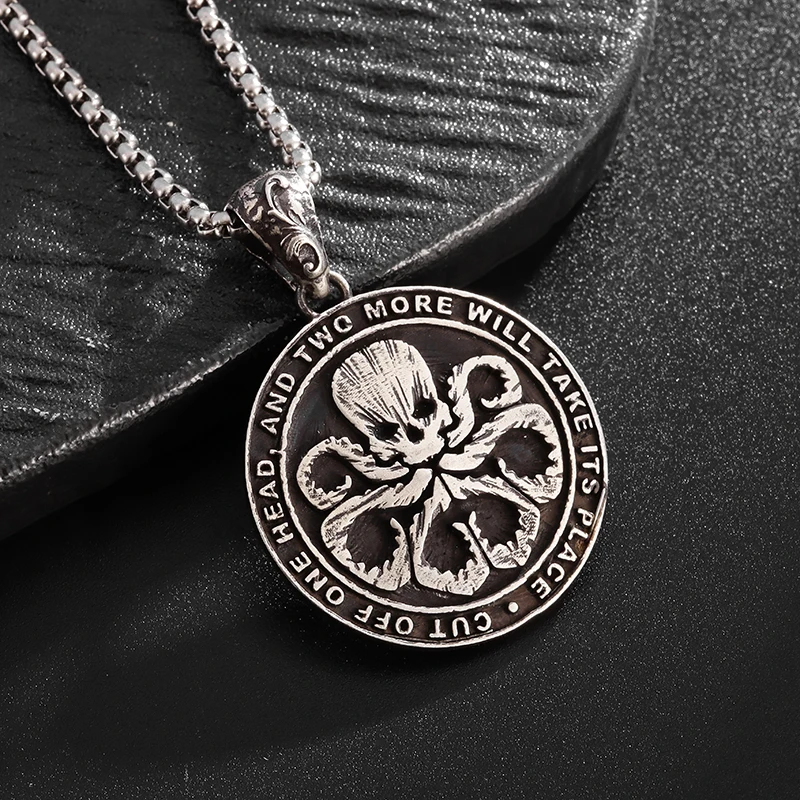 Retro Gothic Cthulhu Mythos Sea Monster Skull Octopus Medal Pendant Necklace for Men Punk Hip Hop Cool Jewelry Gift