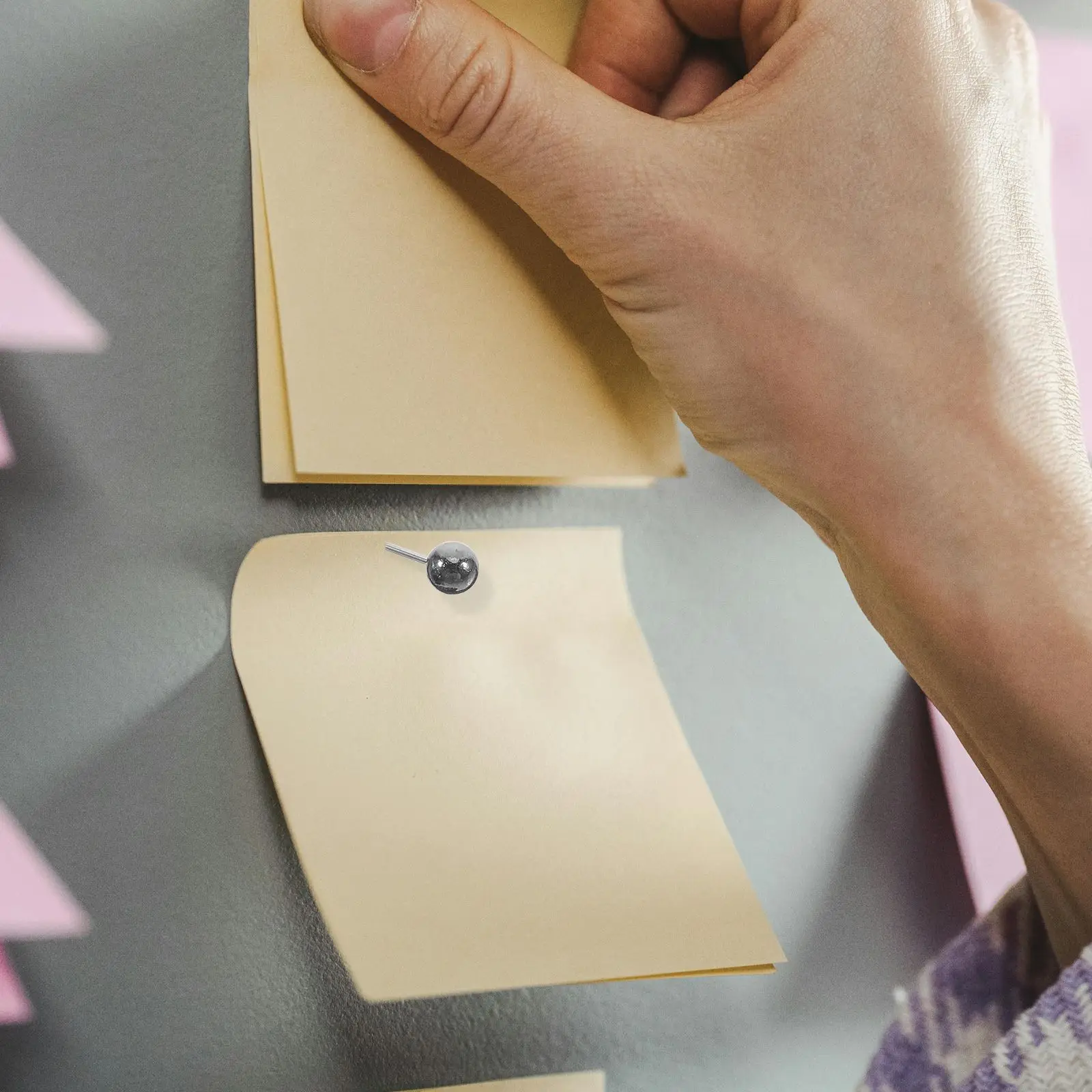 200pcs Push Plastic Metallic Decorative Tacks for Cork Board Walls Photos Calendars Map Flags Round Stainless Steel