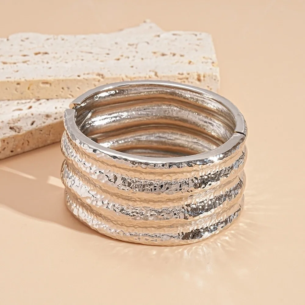 金属ワイドオープンバングルヨーロッパアメリカンスタイル合金カフバングル少数派デザインジュエリーアクセサリー誇張ブレスレット女の子