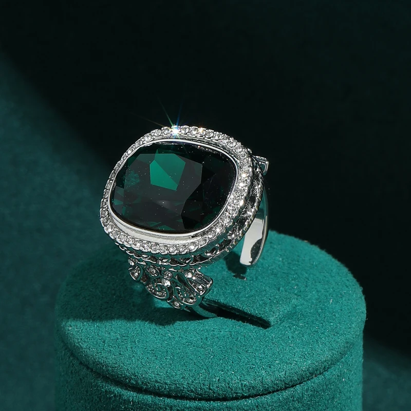

New Silver Color High Vintage Square Crystal Green Rings Quality Luxury Rhinestone For Women Jewelry 2026 Anniversary Decoration
