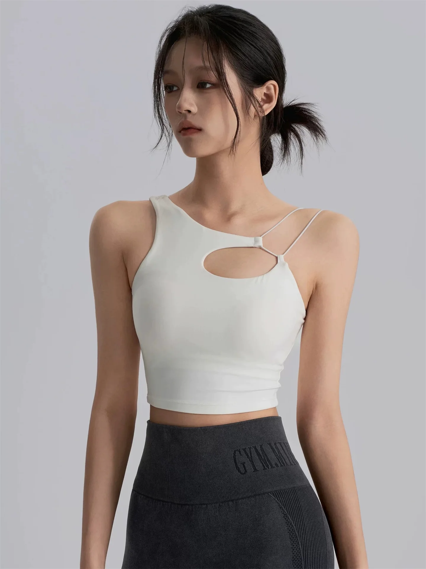 

Sexy Sports Tank Top Women High Intensi oproof Running Fitn Underwear Hollow out Beautiful Ba Yoga Bra Women