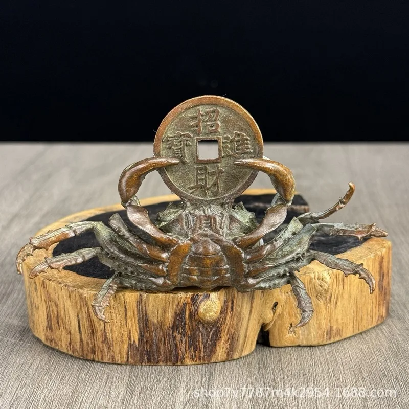 Brass alloy craft: Crab ornament for home decoration, symbolizing wealth from all directions