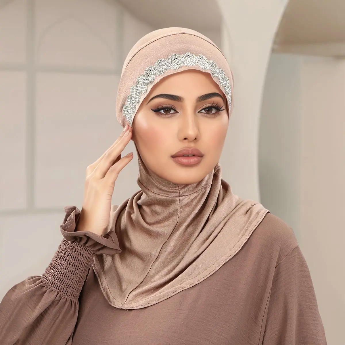 

Мусульманский мгновенный хиджаб, платок, однотонный исламский тюрбан со стразами, нижний шарф, шапки, мгновенный платок на голову, внутренние покрытия, шапки